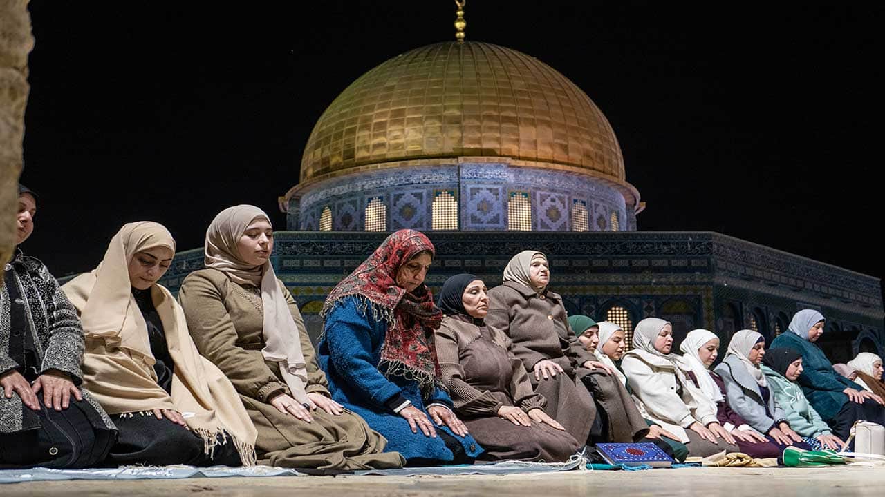 Foto - Siyonist kuşatmaya inat Mescid-i Aksa’da ilk teravih! Kudüs’te Müslümanların direnişi namazla şahlandı