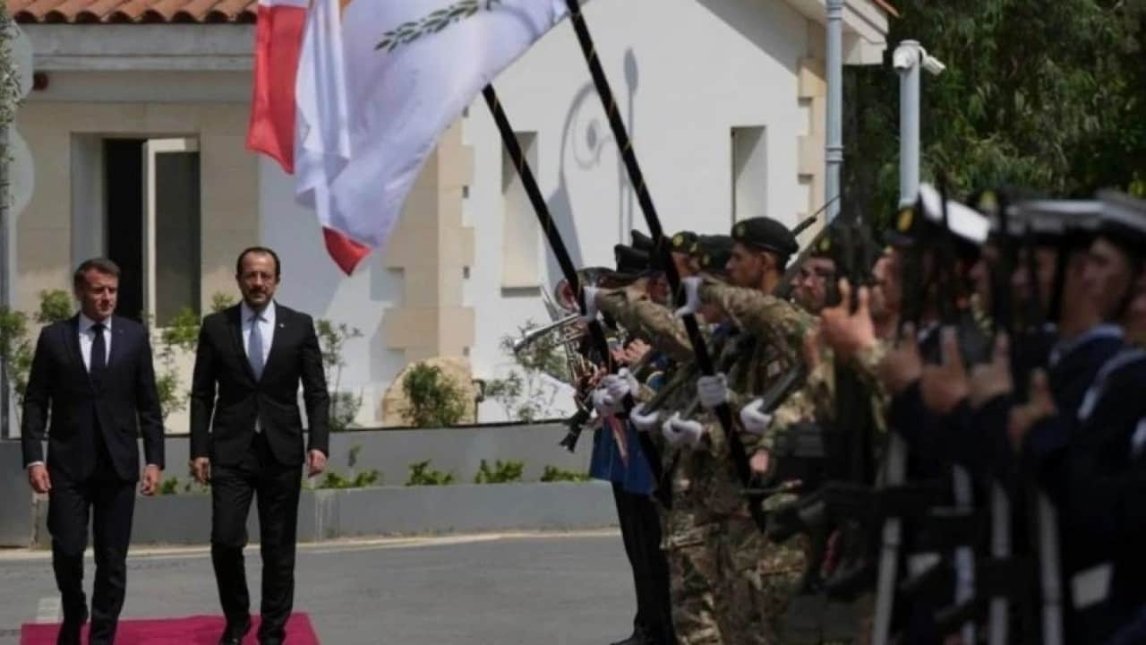 Foto - Skandal talep: Türk askeri gitsin, NATO gelsin
