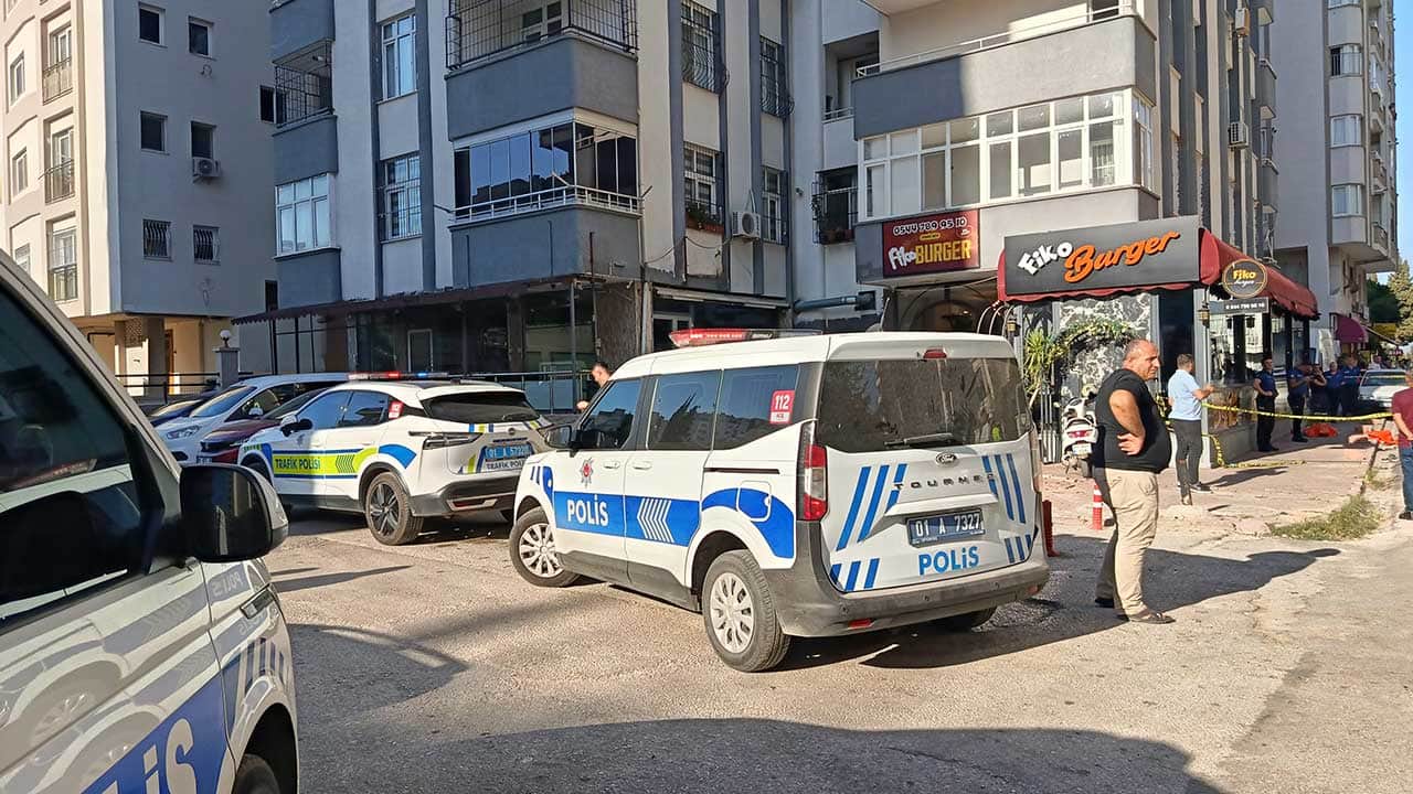 Foto - Sokak ortasında feci dehşet! Manevra yapan beton mikseri can aldı!