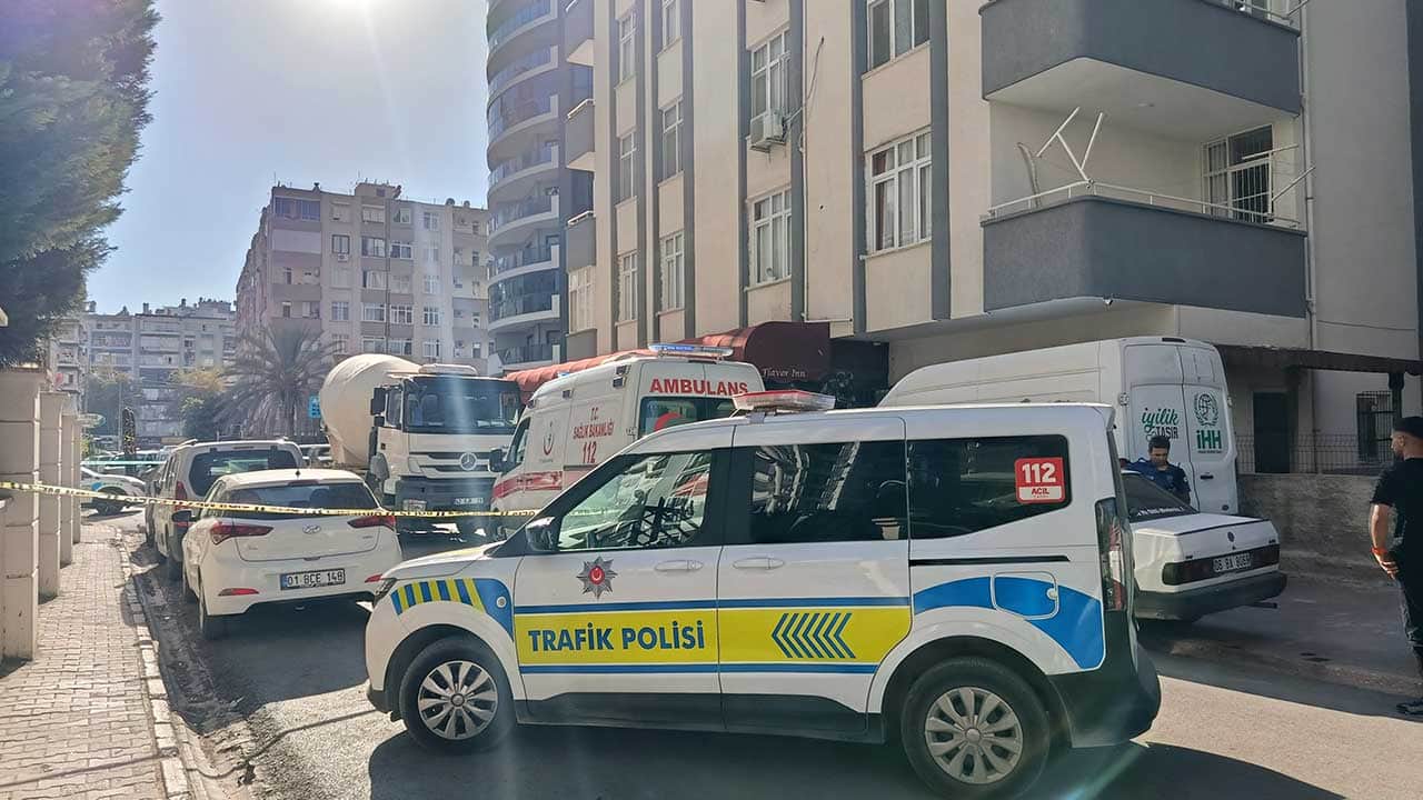Foto - Sokak ortasında feci dehşet! Manevra yapan beton mikseri can aldı!