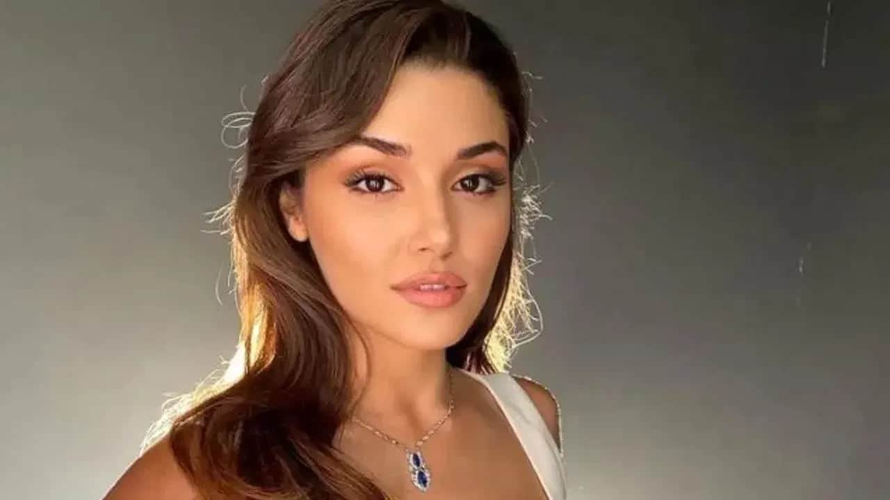 Foto - Son dakika gelişmesi olarak duyuruluyor... Ünlü oyuncu Hande Erçel gözaltına alındı