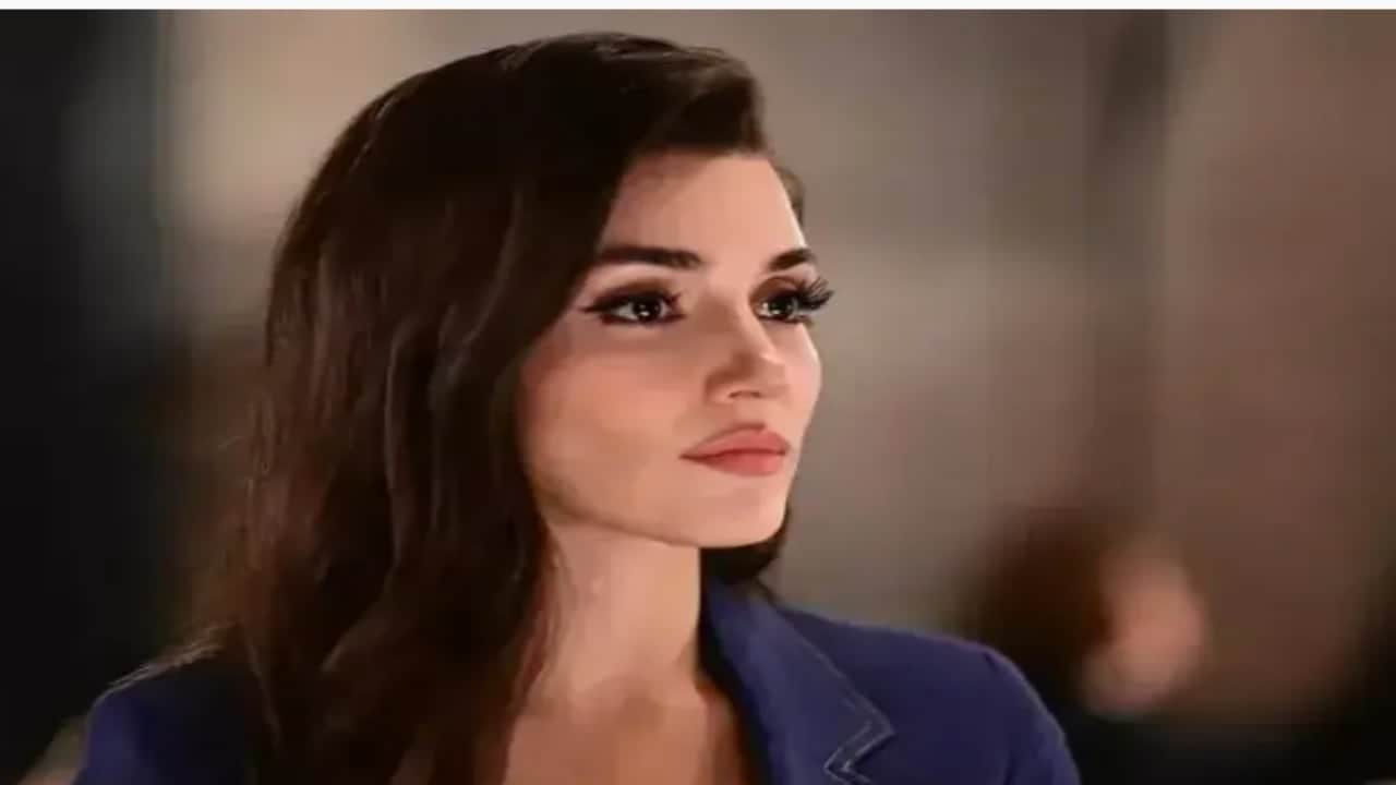 Foto - Son dakika gelişmesi olarak duyuruluyor... Ünlü oyuncu Hande Erçel gözaltına alındı