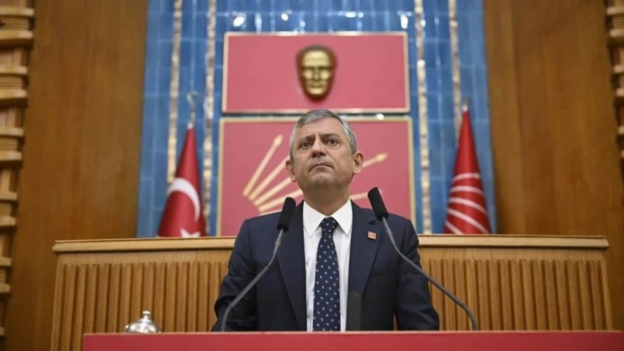 Foto - Son seçim anketi Türkiye'ye duyuruldu: Özgür Özel'in yeni partisi ile AK Parti arasındaki oy farkı olay oldu