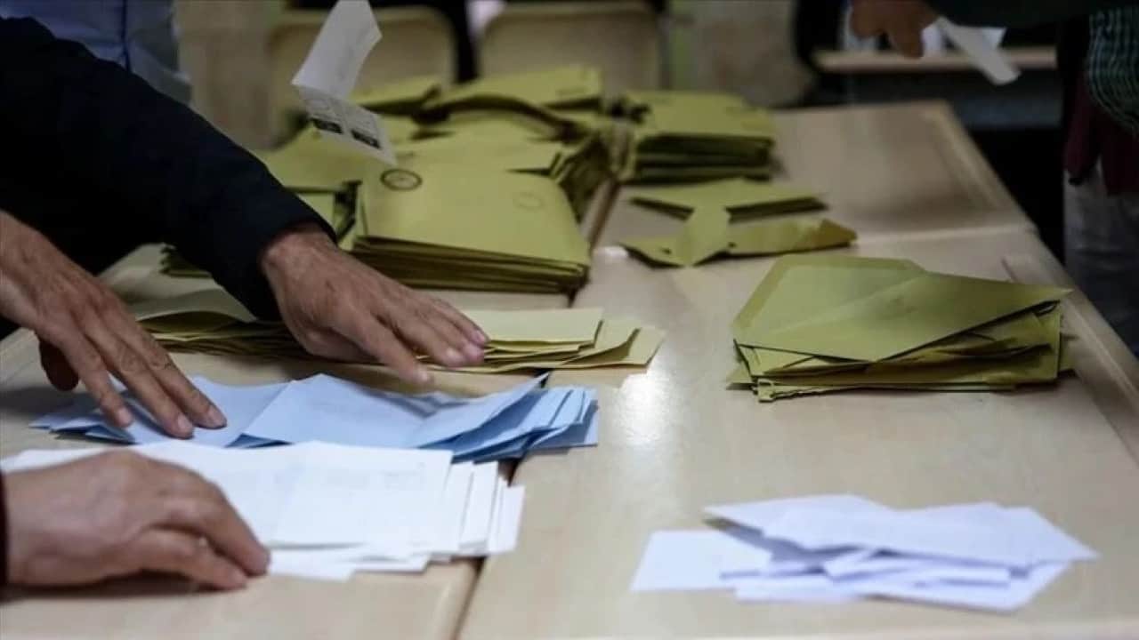Foto - Son seçim anketinin sonucu Türkiye'ye duyuruldu: Yeni Parti ile AK Parti arasındaki oy farkı belli oldu