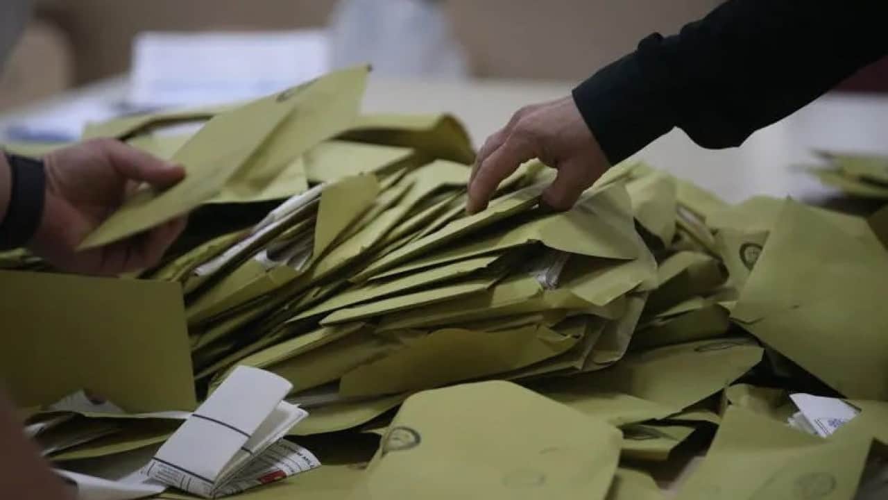 Foto - Son seçim anketinin sonucu Türkiye'ye ilan edildi: CHP ile AK Parti arasındaki oy farkı olay oldu