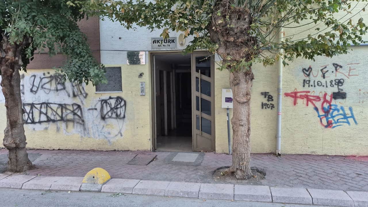 Foto - Soruşturma başlatıldı! Herkes Kötü koku apartmandaki sırrı ortaya çıkardı