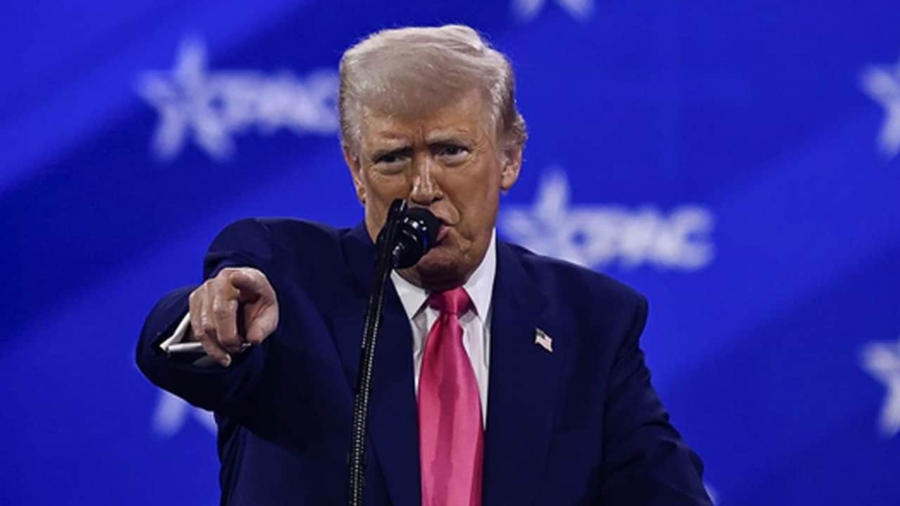 Foto - Sosyal medyadan paylaştı, yer yerinden oynadı! İşte Trump'a göre ABD'nin en büyük düşmanı... 