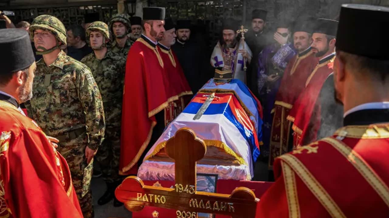 Foto - Soykırımcıya devlet töreni! Türkiye'den çok sert tepki