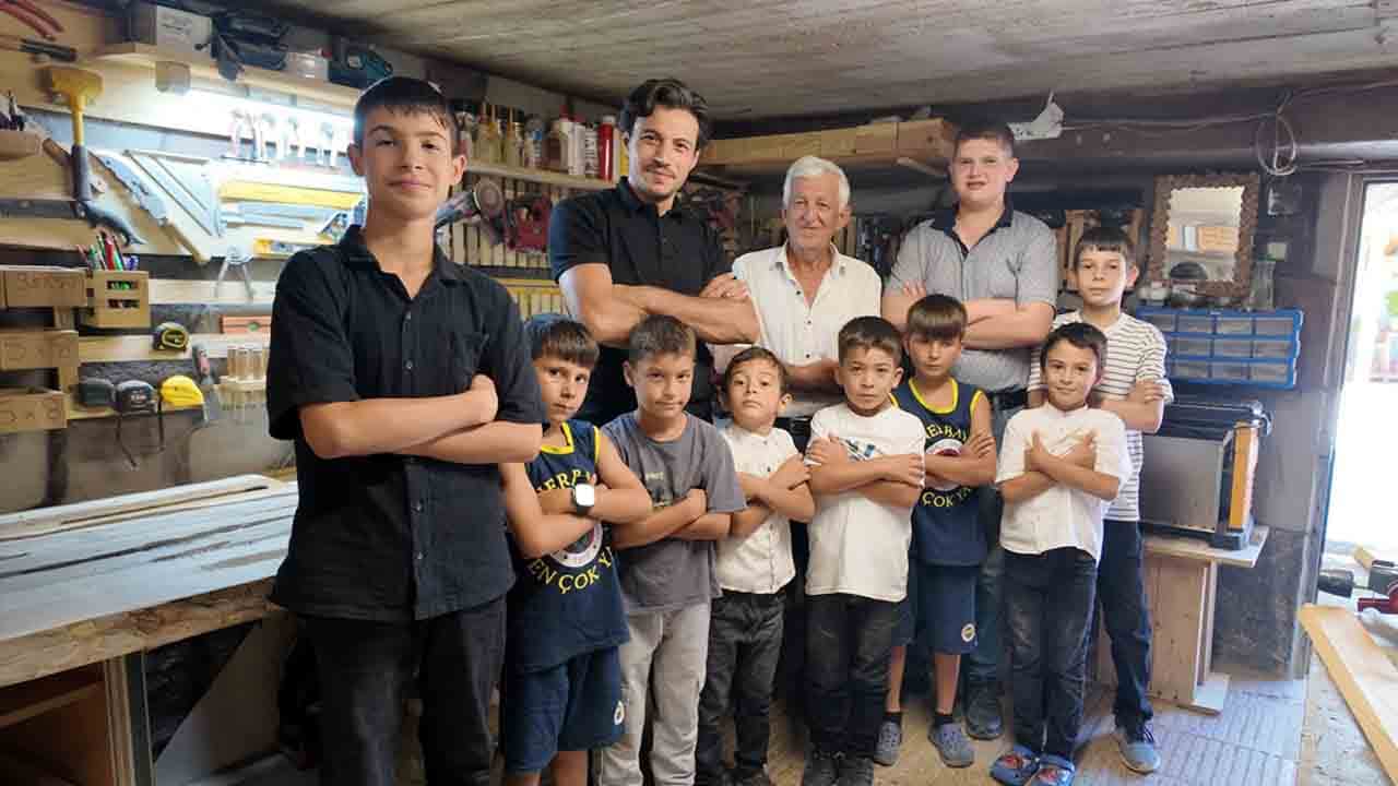 Foto - Sultan Abdülhamid'den ilham aldı: Hem mahallelinin ihtiyacını çözüyor hem çocuklara zanaat öğretiyor