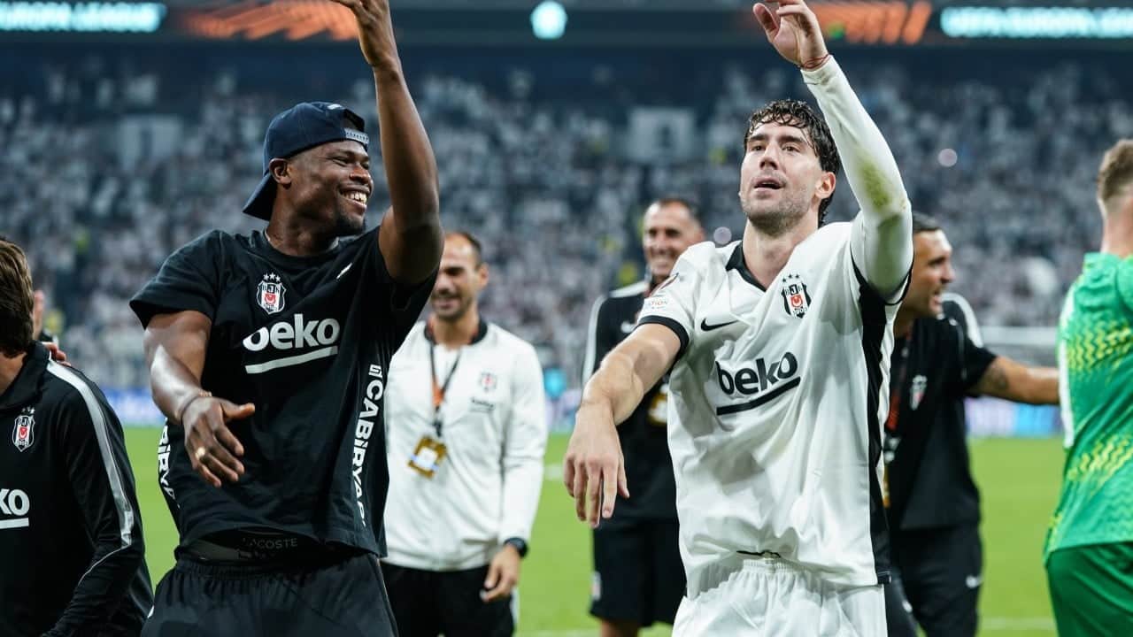 Foto - Süper Lig devi Beşiktaş Marsilya'yı dağıttı, Ahmet Çakar'ın aklına bakın ne geldi!