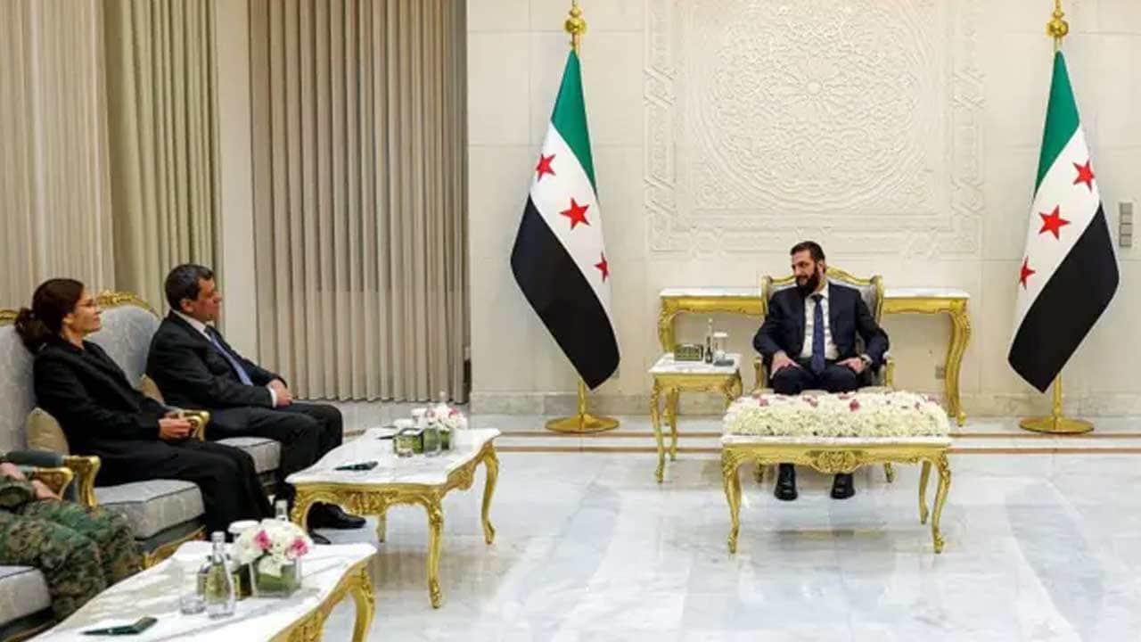 Foto - Suriye'de yeni dönem: Cumhurbaşkanı Ahmed Şara, Mazlum Abdi'yi danışman olarak atadı