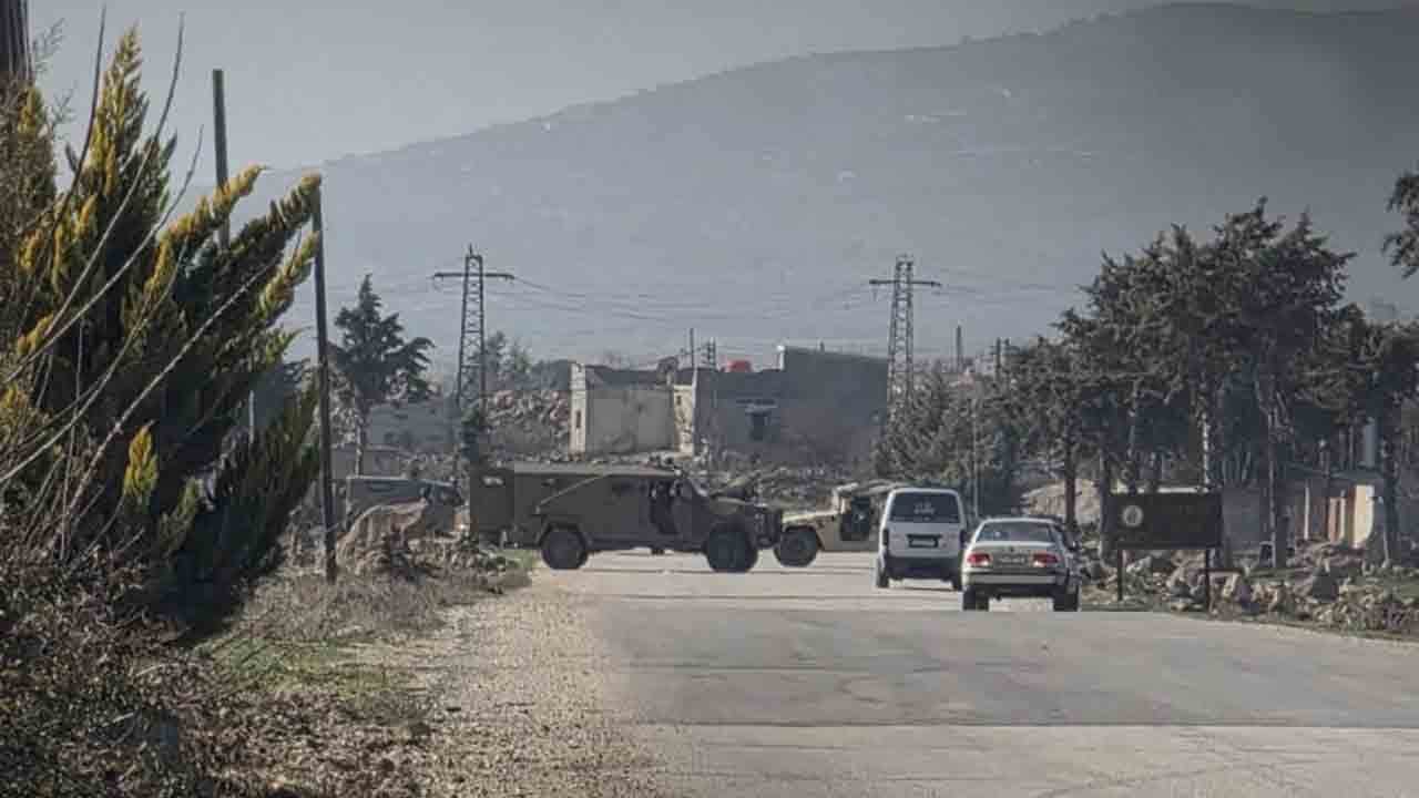 Foto - Suriye’nin güneyinde kontrol noktası kurdu: İşgalci Siyonist ateşle oynuyor