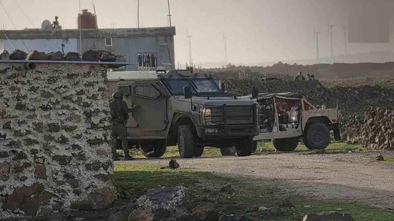 Foto - Suriye’nin güneyinde kontrol noktası kurdu: İşgalci Siyonist ateşle oynuyor