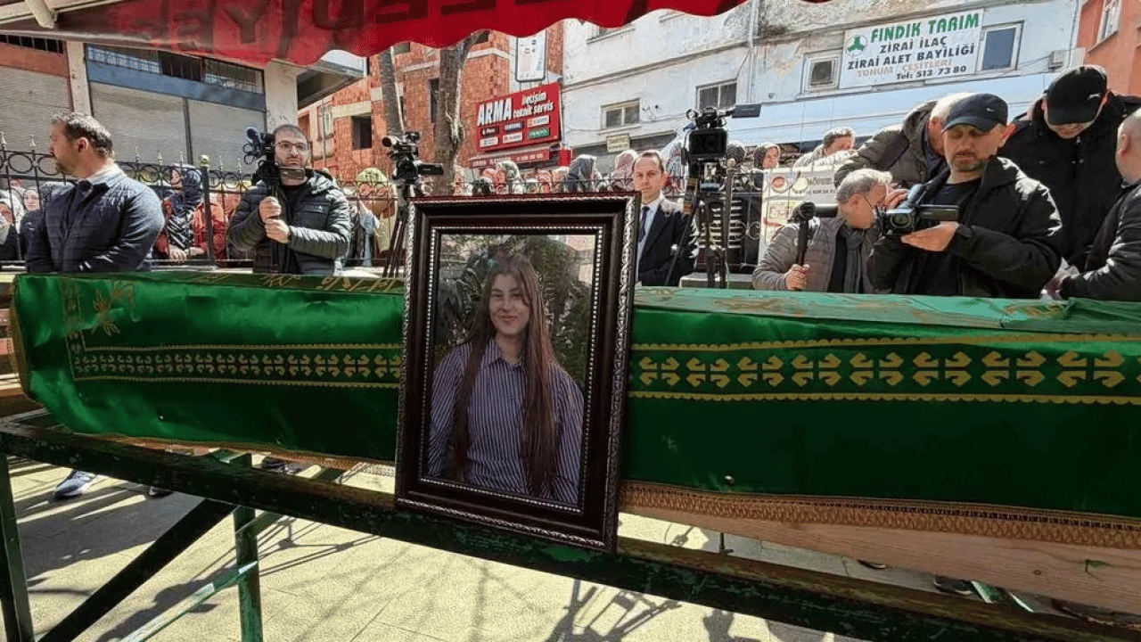 Foto - Taciz mağduru Tuana’yı canice katletmişti! CHP’li alçak Dede’nin işbirlikçisine 16 yıl hapis
