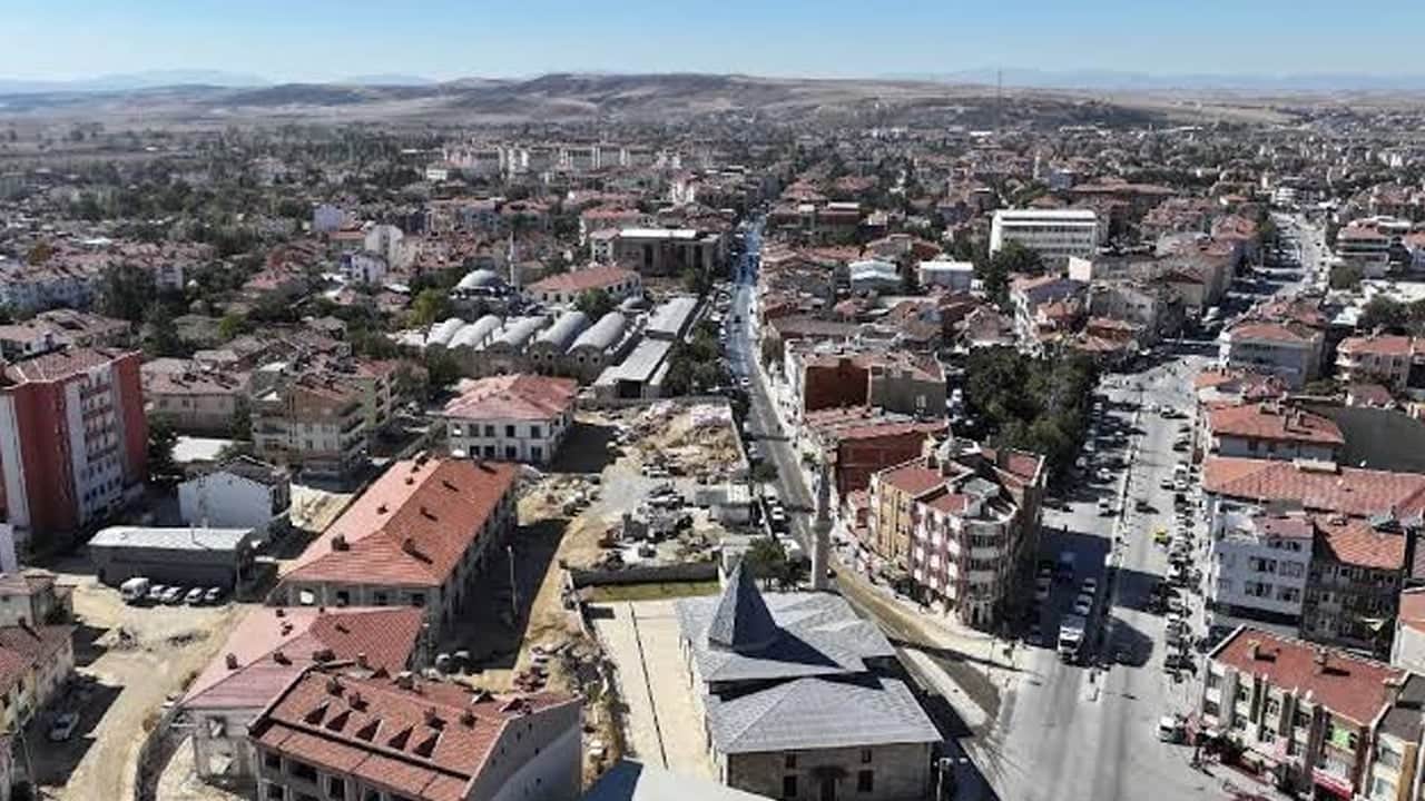 Tahıl ambarı Konya’da topraklara düşen yoğun yağış kuru hububat hasat takvimini 1 hafta geciktirdi