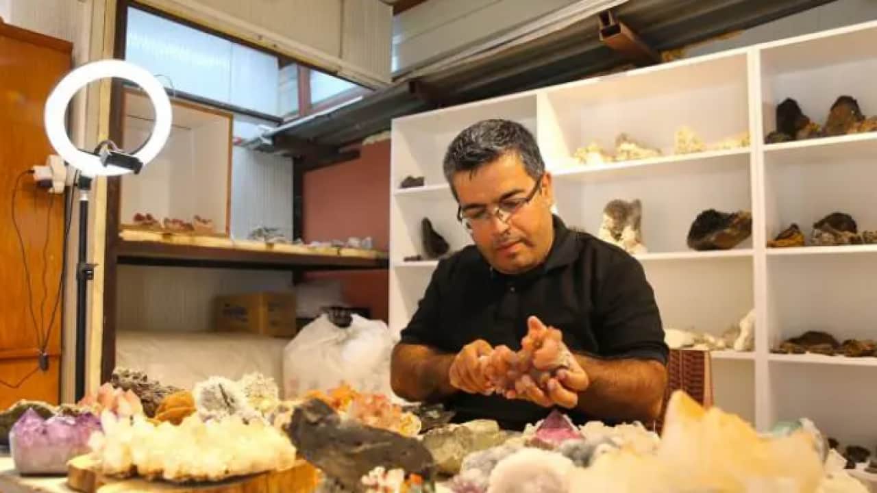 Takılıp düştüğü taş hayatını değiştirdi: Hobisi geçim kaynağına dönüştü!