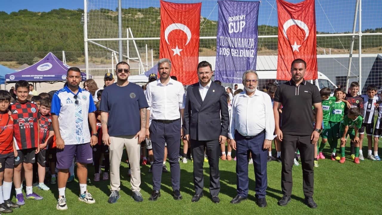 Talas Belediye Başkanı Mustafa Yalçın açıkladı: Erciyes’te Talas zirvesi: İki kupa birden