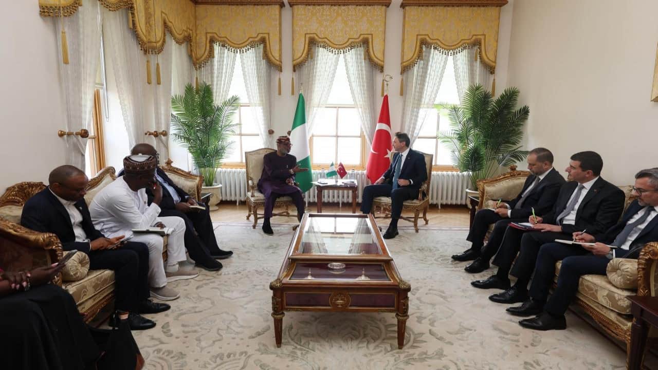Foto - Tam güvence verdiler, "Ülkemize gelip siz çıkarın" dediler! 44 kritik maden Türkiye’ye akacak