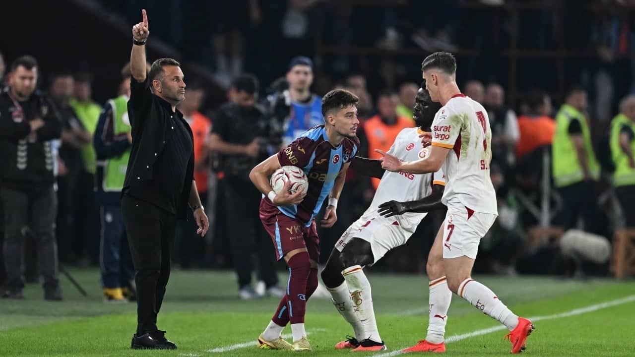 Foto - Tanju Çolak resmen çıldırdı: ‘Sen kimsin ya... Paran var diye futboldan anlayacak mısın?’