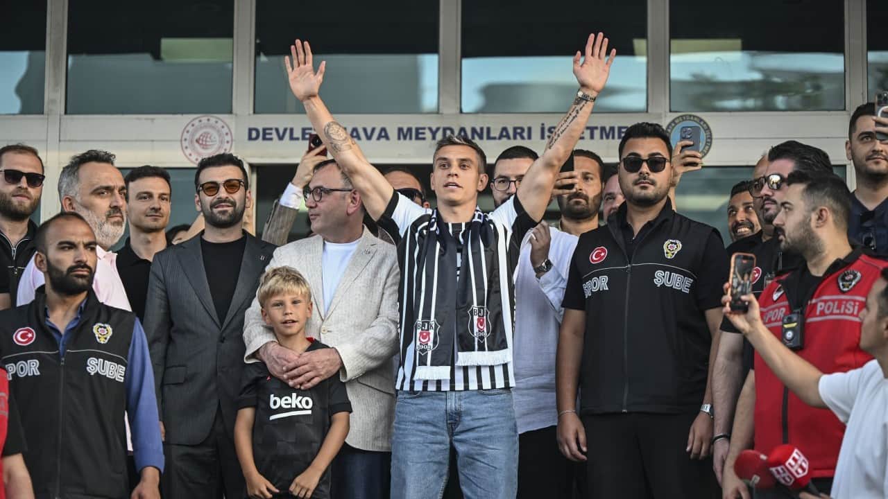 Foto - Taraftarlar korkudan ne yapacaklarını şaşırsa da.. Trossard Beşiktaşlılar'ı korkuttu