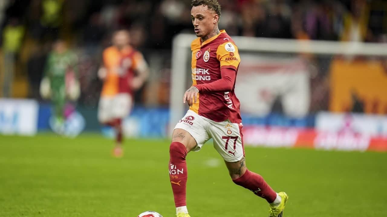 Foto - Taraftarlar yeni transferler nerede diye kıvranırken Galatasaray Noa Lang'a kaldı
