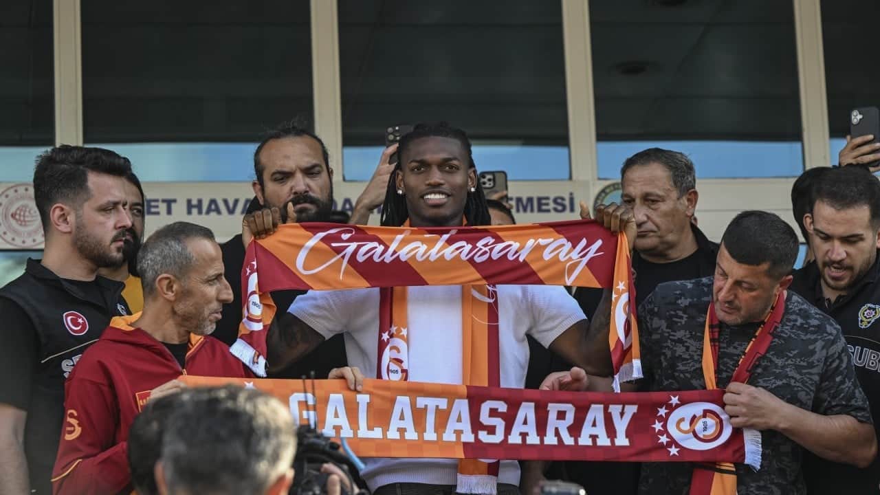 Foto - Taraftarları şok edecek bir gelişme: Leao'dan sonra bir bomba daha!