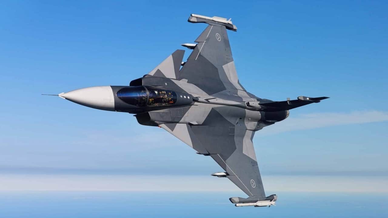 Foto - Tarihi karar: F-16’ların tahtı yıkıldı, resmen "gölgeleri yaran avcı" Gripen E’ye geçiliyor