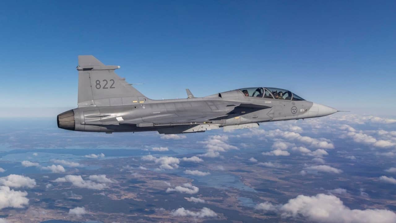 Foto - Tarihi karar: F-16’ların tahtı yıkıldı, resmen "gölgeleri yaran avcı" Gripen E’ye geçiliyor