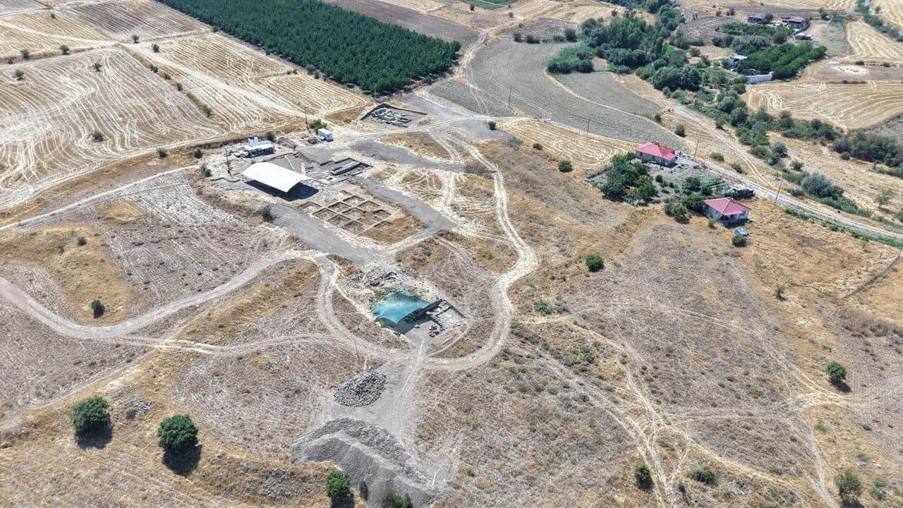 Foto - Tarlada fidan dikerken bulunmuştu! O mozaiğin ardından dev yerleşim ortaya çıktı