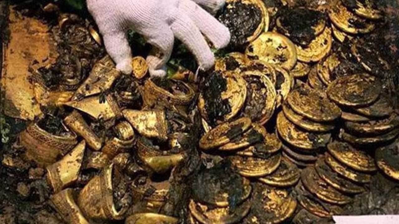 Tarlasında yürürken topraktan bir anda hazine fışkırdı! 146 milyon liraya satıp servet kazandı