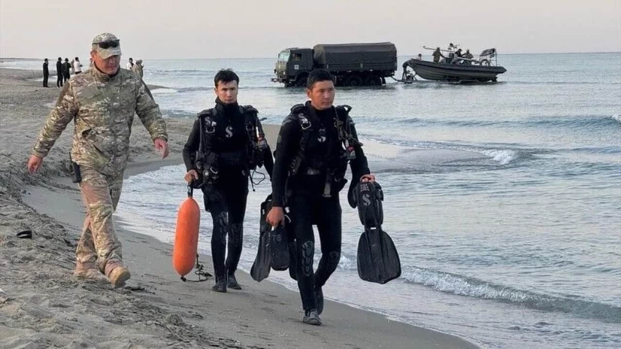 Foto - Tatbikatta 14 asker hayatını kaybetti: Ülkenin cumhurbaşkanı kelle almaya başladı