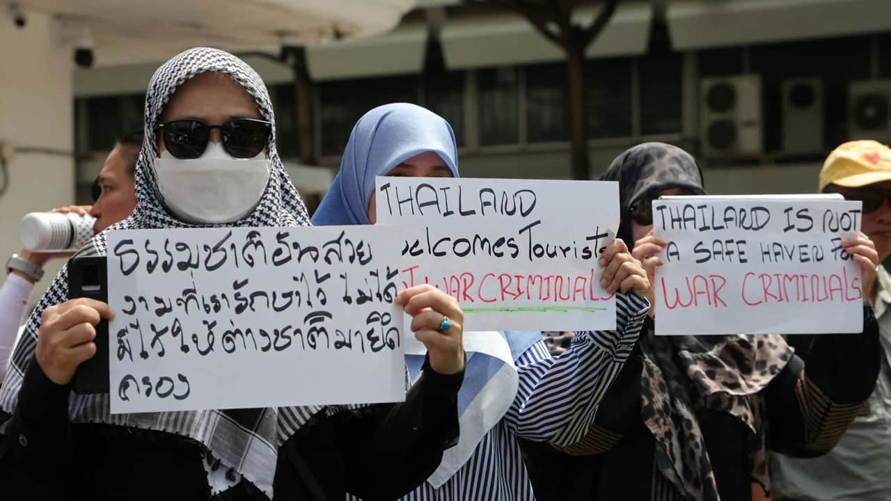Foto - "Tayland satılık değil" diyerek sokağa çıktılar! İsrail'e karşı protestolar büyüyor