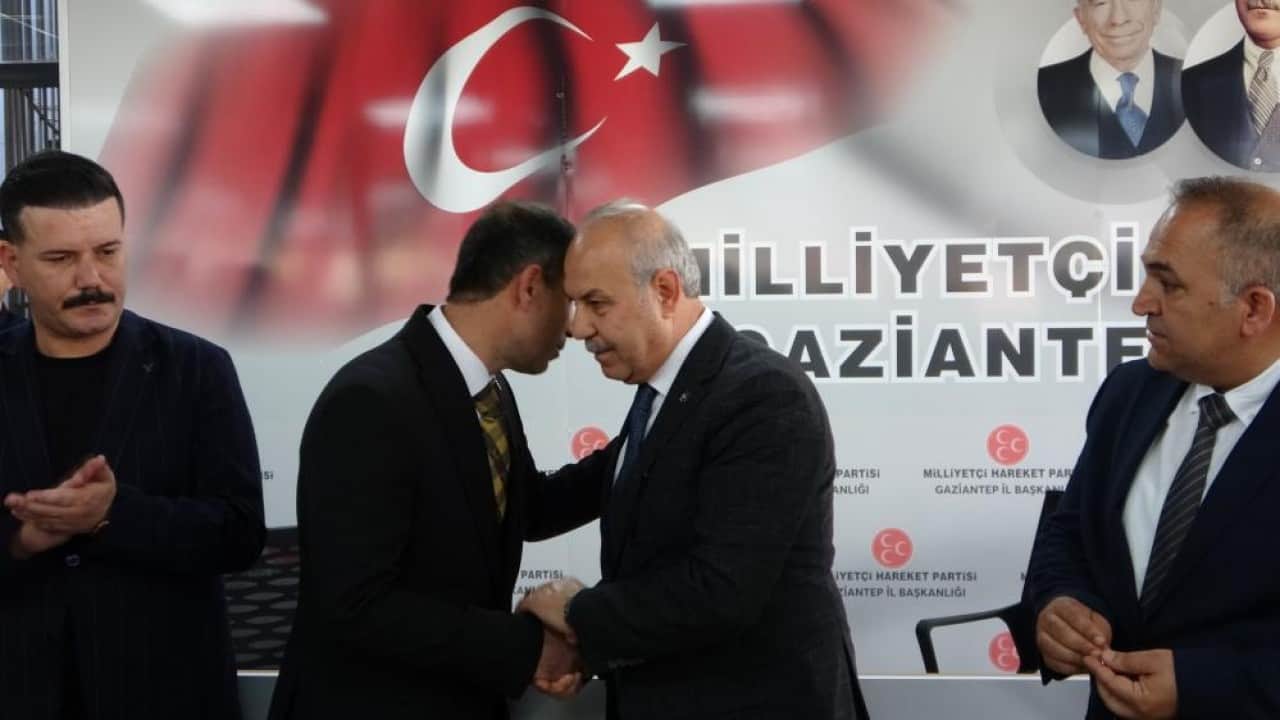 Foto - "Tayyip Erdoğan ve Bahçeli’nin öncülüğünde Türkiye daha güçlü" MHP'de rozet şov