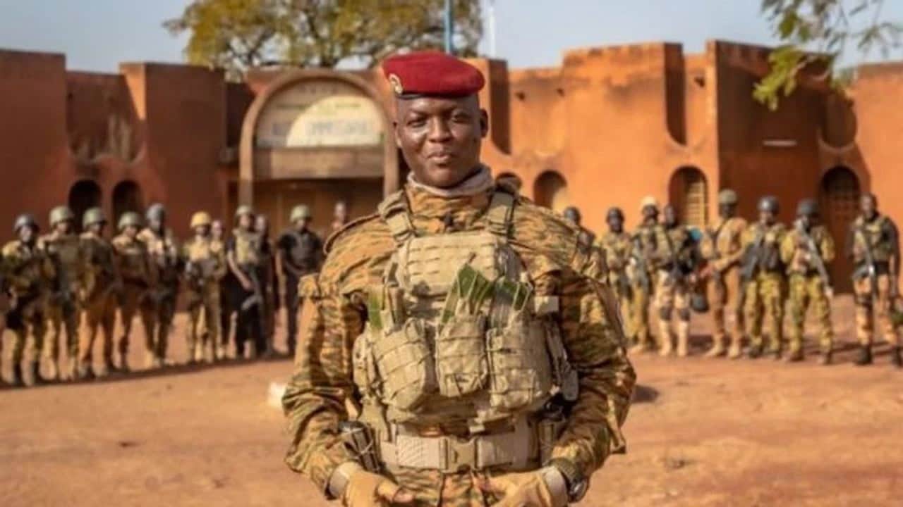 Foto - TB2 SİHA ile ülkeyi işgalden kurtaran Burkina Faso liderinden skandal: Türkiye dahil tüm Müslümanları karşılarına aldılar