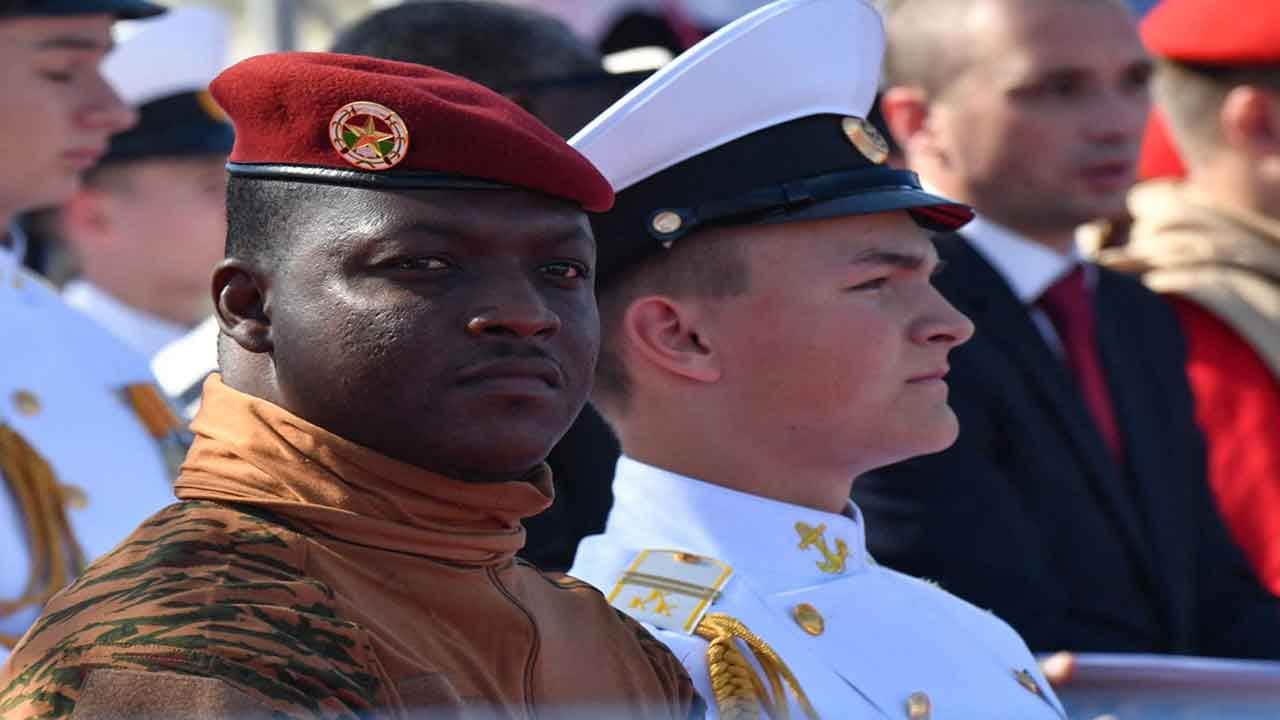 Foto - TB2 SİHA ile ülkeyi işgalden kurtaran Burkina Faso liderinden skandal: Türkiye dahil tüm Müslümanları karşılarına aldılar