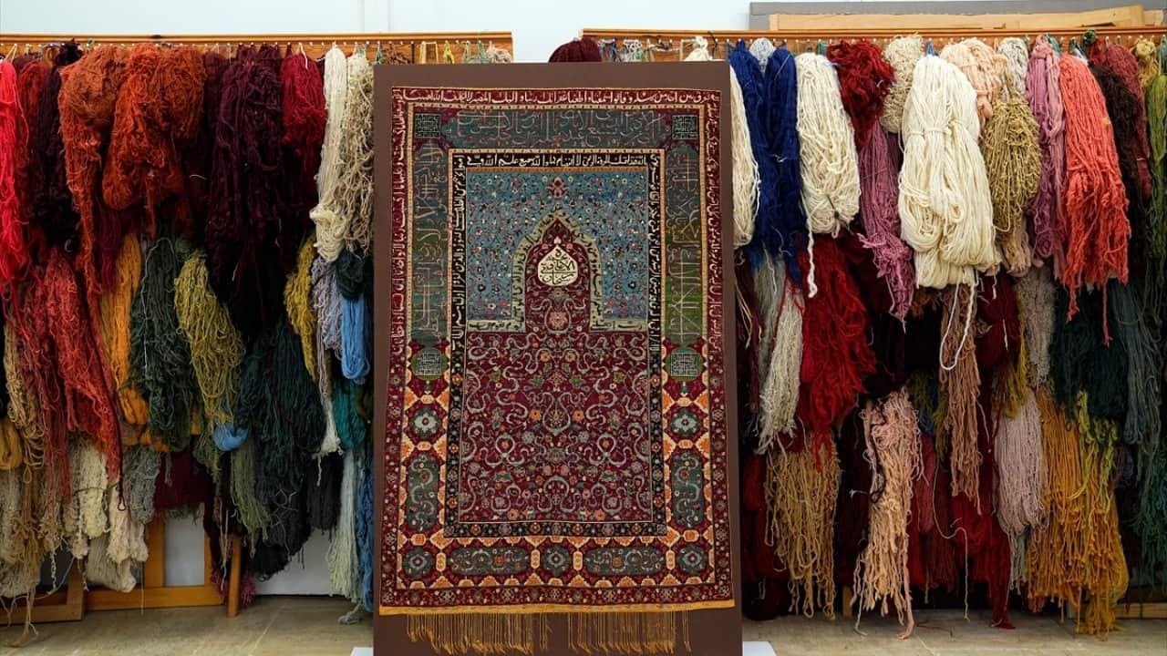 Foto - Tek tek elden geçiriliyor 500 yıllık saray seccadeleri gün yüzüne çıkacak