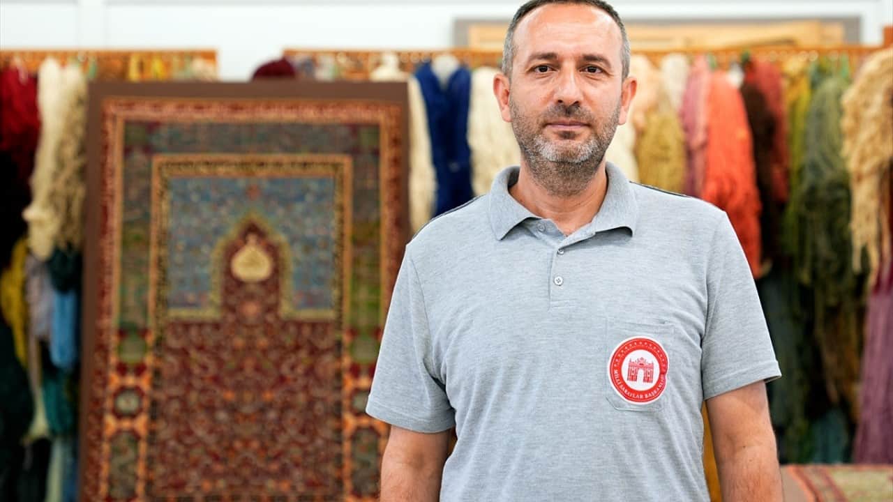 Foto - Tek tek elden geçiriliyor 500 yıllık saray seccadeleri gün yüzüne çıkacak