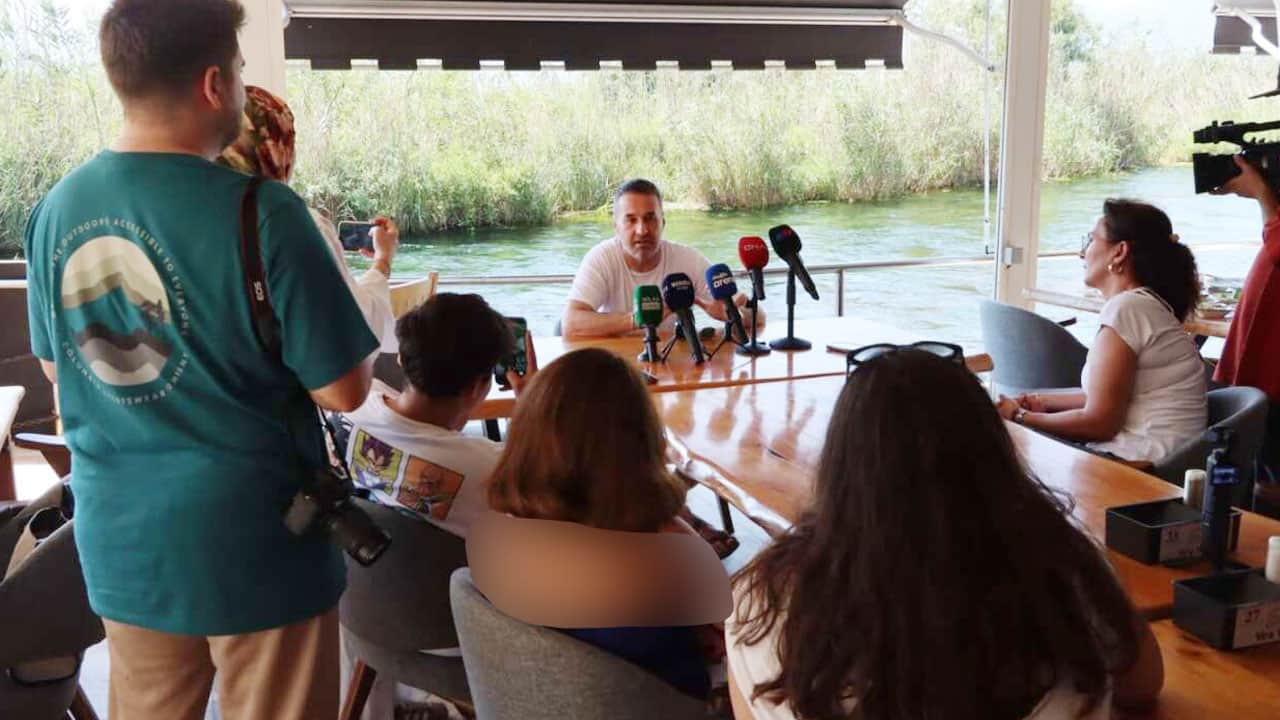 Foto - Teknik direktörün sözleri kadın gazetecileri kızdırdı! Ortam bir anda gerildi