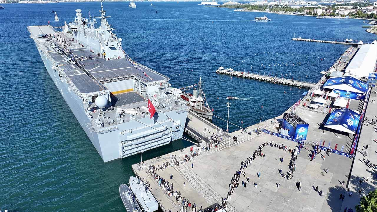 Foto - TEKNOFEST Mavi Vatan devam ediyor! TCG Anadolu'ya yoğun ilgi