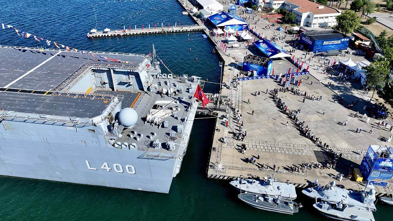 Foto - TEKNOFEST Mavi Vatan devam ediyor! TCG Anadolu'ya yoğun ilgi