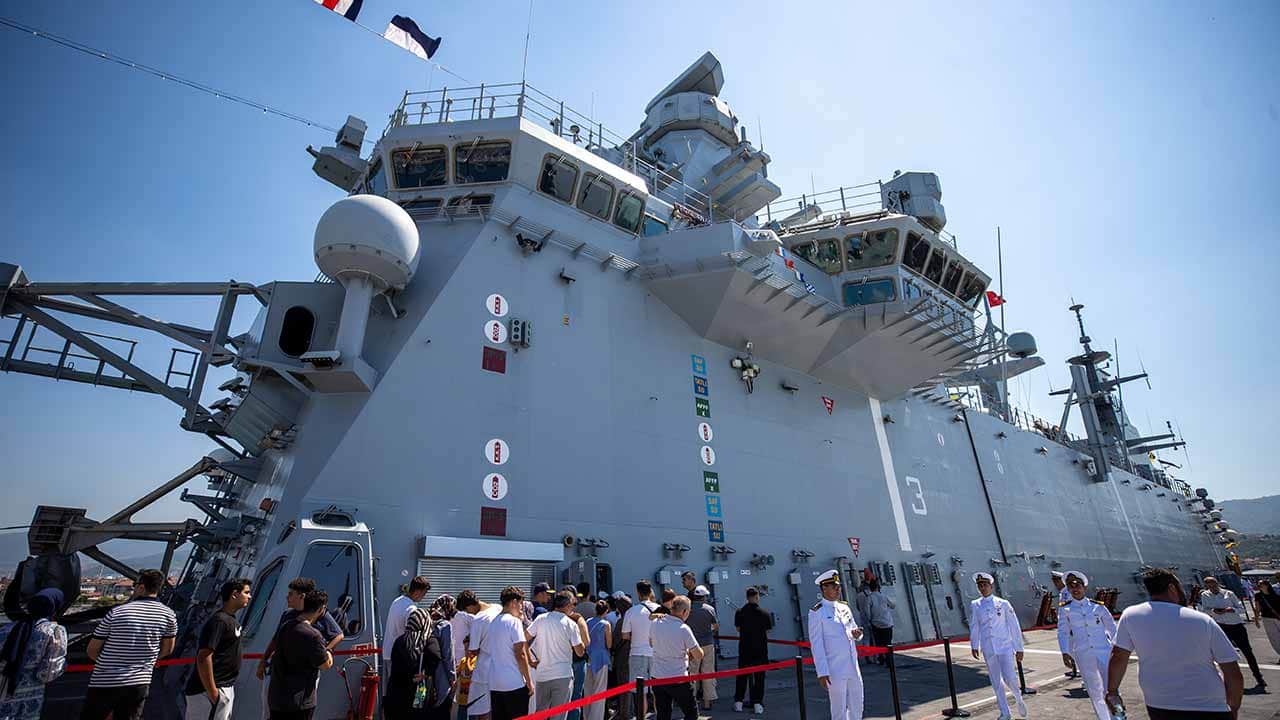 TEKNOFEST Mavi Vatan devam ediyor! TCG Anadolu'ya yoğun ilgi