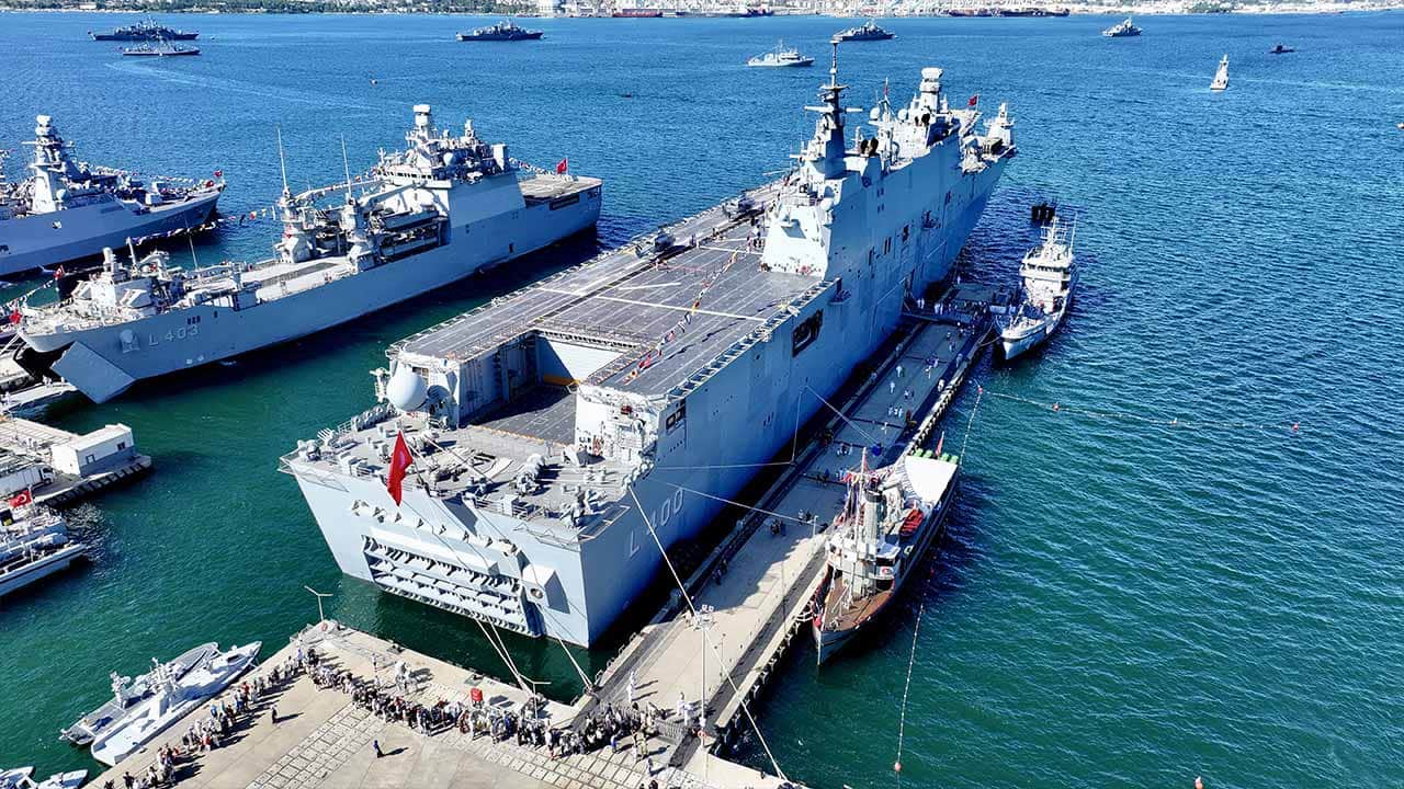 Foto - TEKNOFEST Mavi Vatan devam ediyor! TCG Anadolu'ya yoğun ilgi