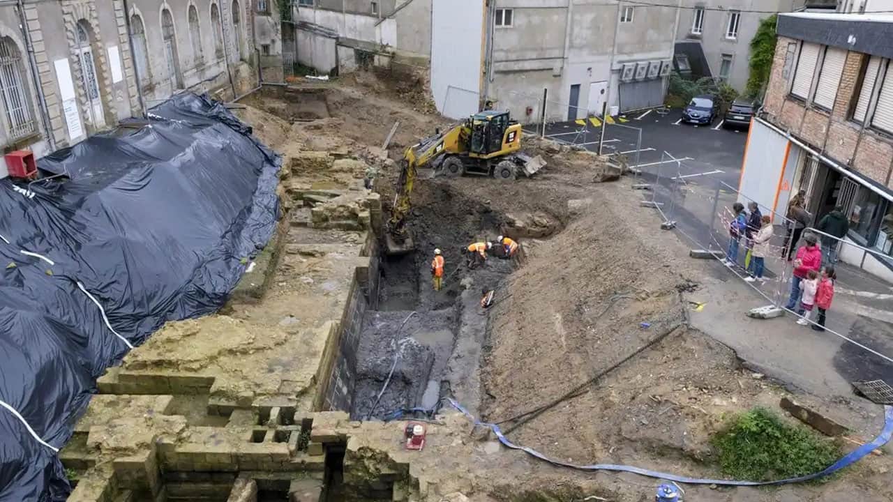 Foto - Temel kazısı tarihin kapısını açtı! Toprağın altından 16. yüzyıl sırrı çıktı 