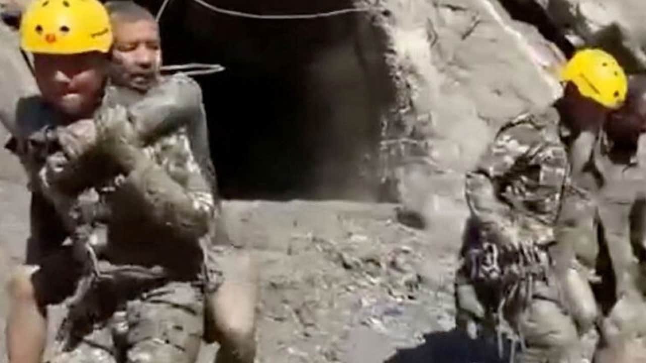 Foto - Termal drone tünelin sonuna kadar girdi! Nepal’de kayıp işçilerden iz bulunamadı