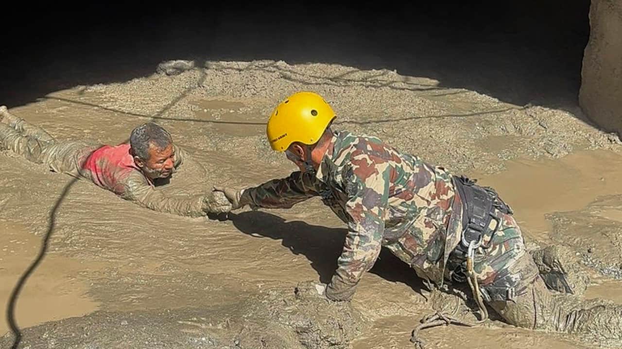 Foto - Termal drone tünelin sonuna kadar girdi! Nepal’de kayıp işçilerden iz bulunamadı