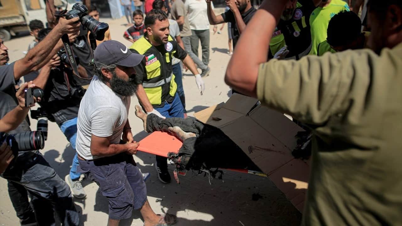Foto - Terör devleti Gazze’de araca saldırdı 3 Filistinli daha şehit edildi