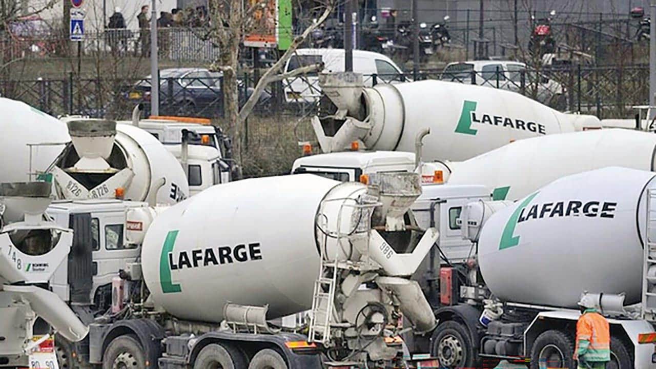 Foto - Terör örgütüyle iş çeviren Lafarge, istihbarat servisiyle kol kolaymış