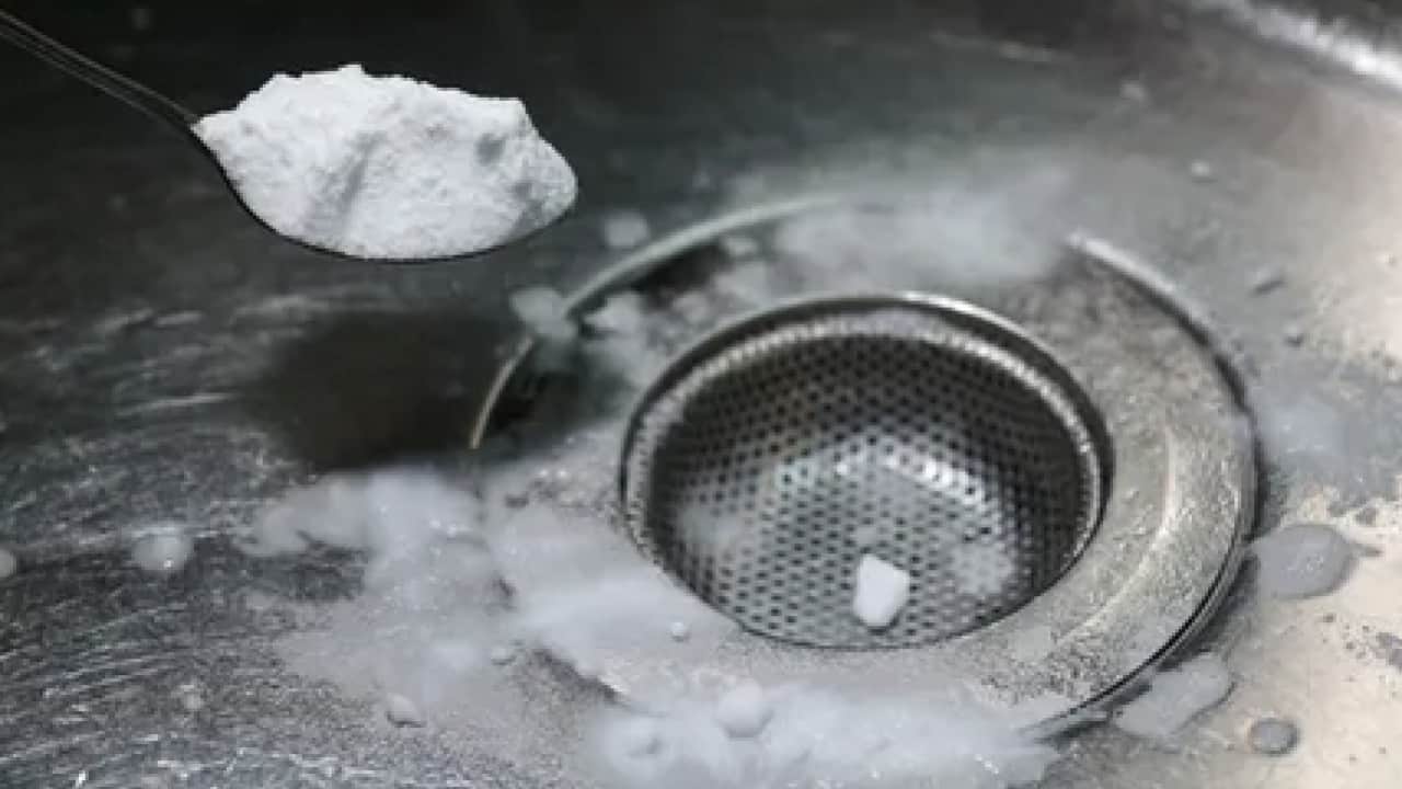 Foto - Tesisatçıdan önce bunu deneyin: Mutfak lavabosundaki inatçı tıkanıklığı söküp atan yöntem!