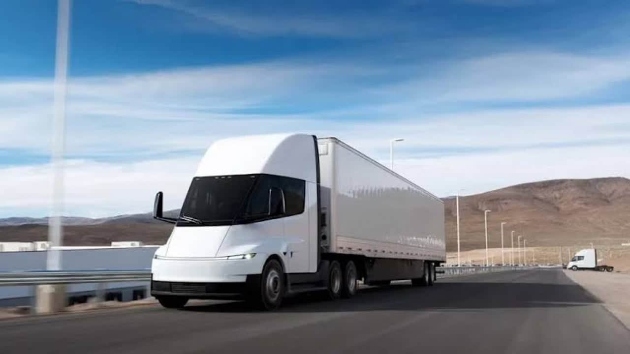 Tesla Semi Avrupa'ya hazırlanıyor! Elektrik tır için tarih verildi