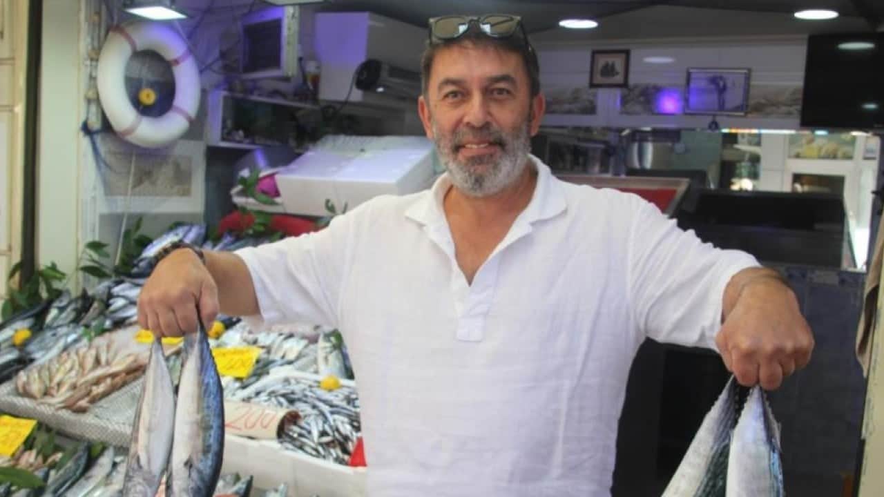 Tezgahlarda palamut bereketi! 600 gramlık balığın fiyatı 100 liraya düştü